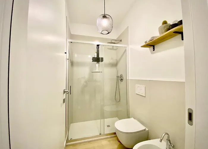 Modern M4 Tolstoj Self-check-in Lejlighed Milano