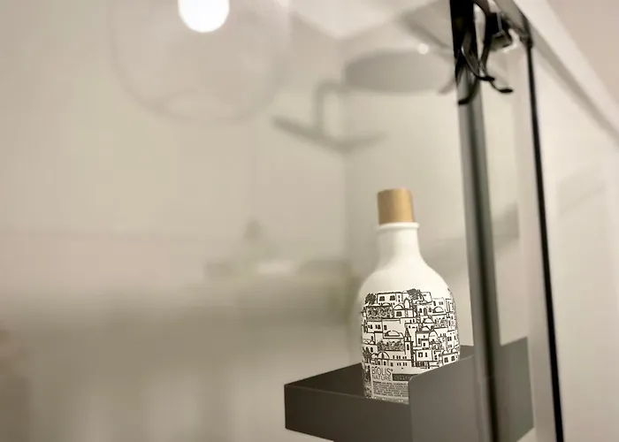 Modern M4 Tolstoj Self-check-in Milano