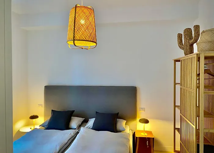 Modern M4 Tolstoj Self-check-in Milano