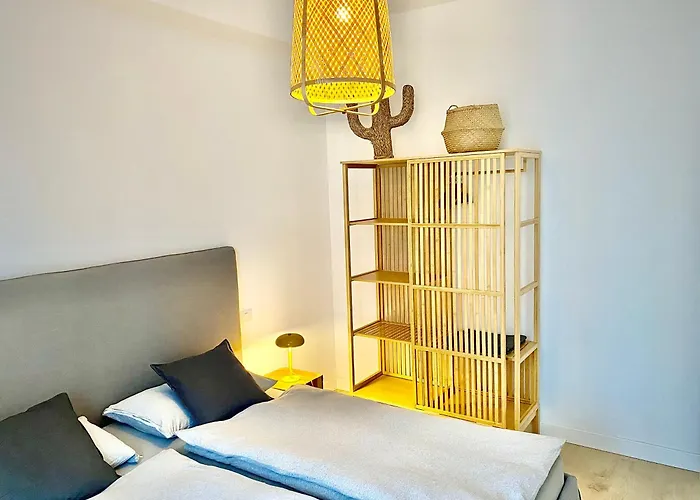 Modern M4 Tolstoj Self-check-in *