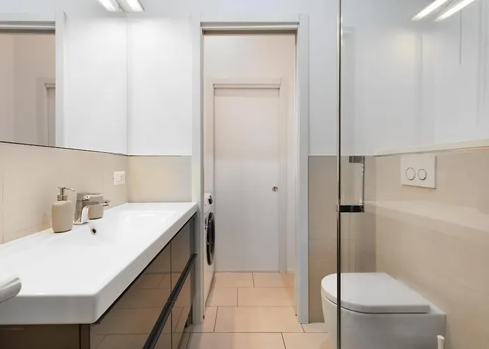 Nam House & Posto Auto Apartament *