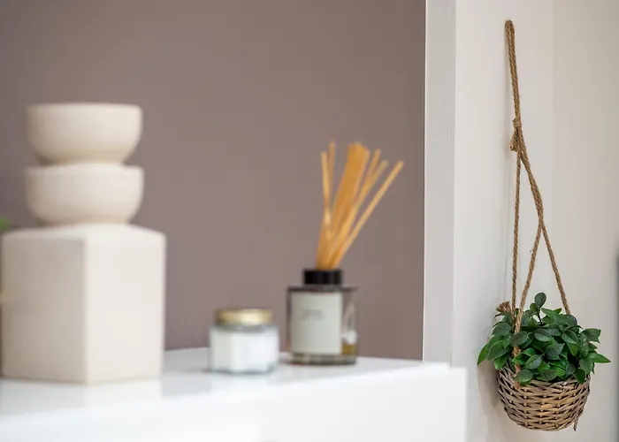 5 Guests - Modern With Balcony Apartment Milan