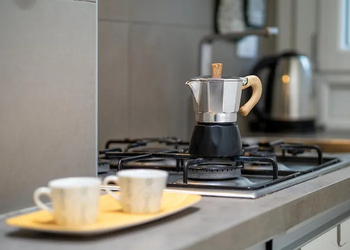 5 Guests - Modern With Balcony Milan