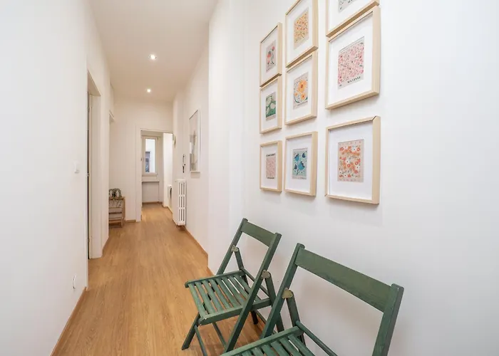 5 Guests - Modern With Balcony Milan