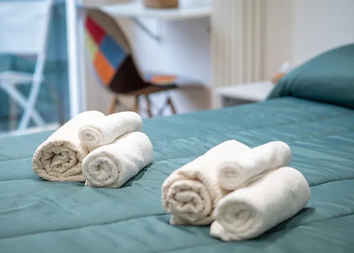 5 Guests - Modern With Balcony Milan