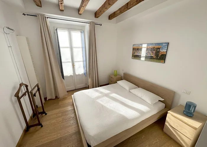 Joivy Cosy Ticinese Retreat 1-bed Flat Near The Duomo *