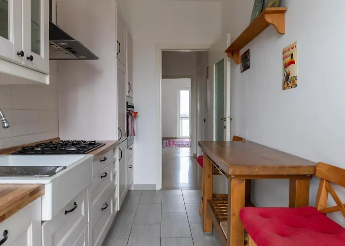 아파트 Panoramic Views, Location *