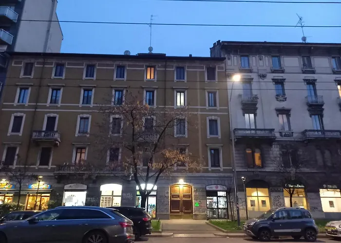 Comfortable Typical Old Style דירה