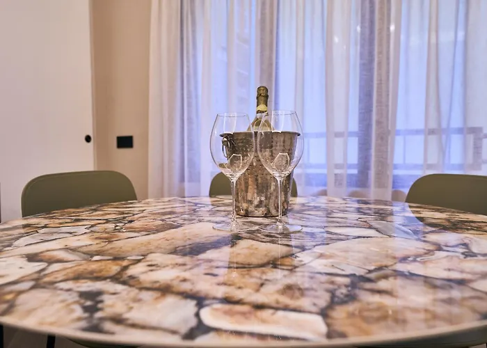 Gogh Golden House Next To Duomo *