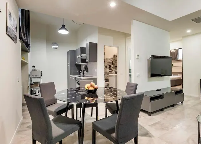 Comfortable 3 Bedrooms Few Steps From Duomo