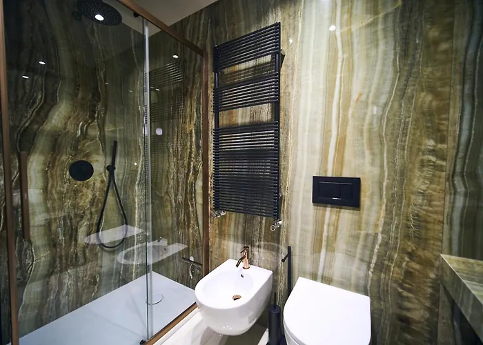 Monet Golden House Next To Duomo Apartman *