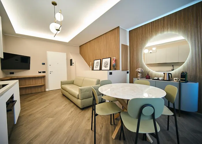 Monet Golden House Next To Duomo