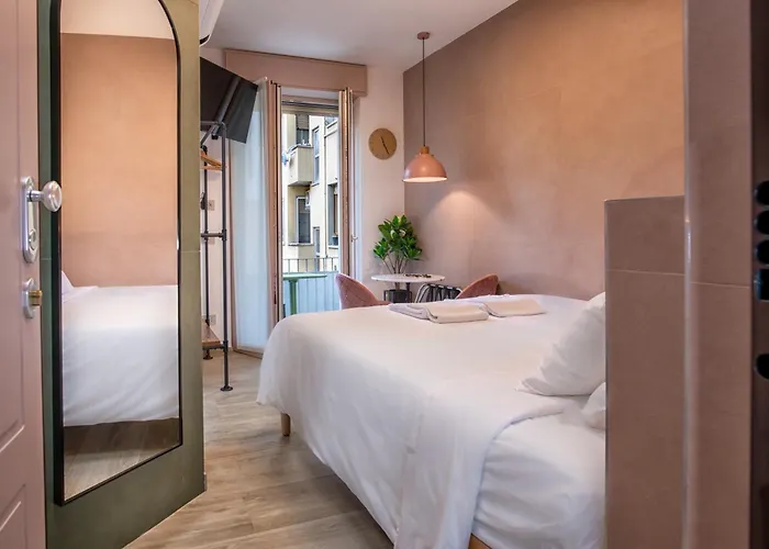 Pink Flamingo Balcony By Station Apartmán *