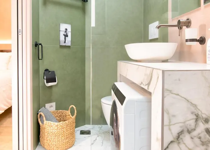 Apartmán Pink Flamingo Balcony By Station Milán