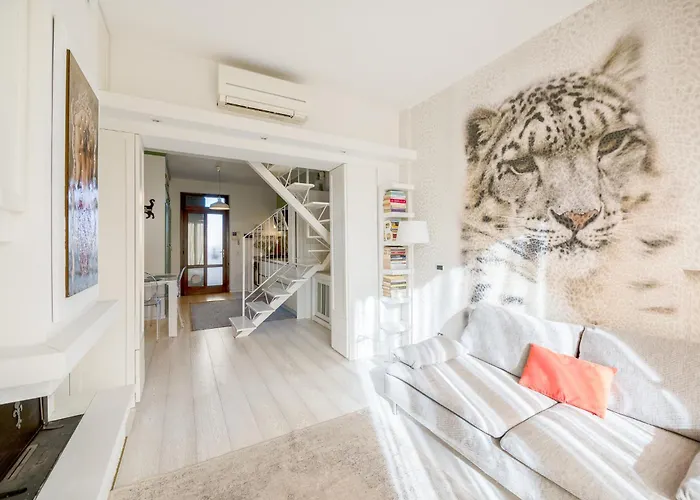 Bright Loft - Free Private Parking Милан