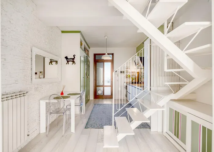Bright Loft - Free Private Parking Appartement Milaan