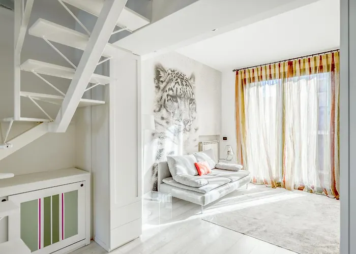 Bright Loft - Free Private Parking Апартаменты