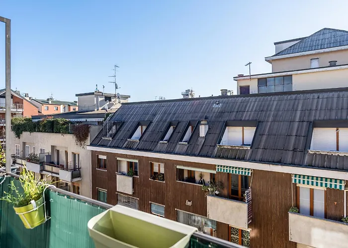 Appartement Bright Loft - Free Private Parking Milaan