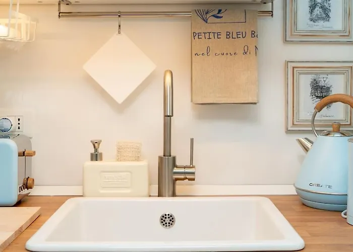 Ma Petite Bleu Apartment