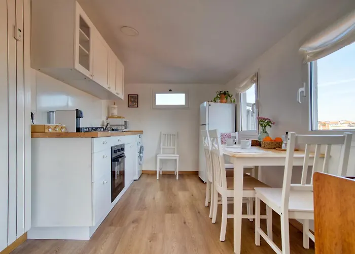 Lägenhet Spacious Penthouse With Panoramic Terrace - 20 Minutes From San Siro & Duomo Milano