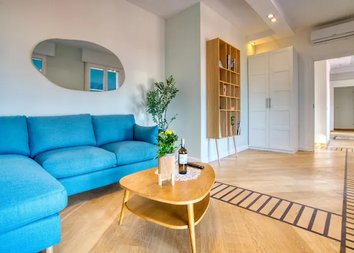 Lägenhet Spacious Penthouse With Panoramic Terrace - 20 Minutes From San Siro & Duomo