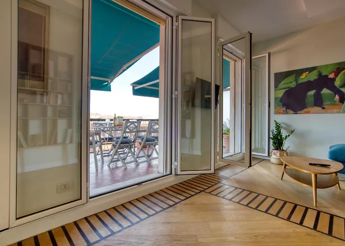 Spacious Penthouse With Panoramic Terrace - 20 Minutes From San Siro & Duomo Lägenhet