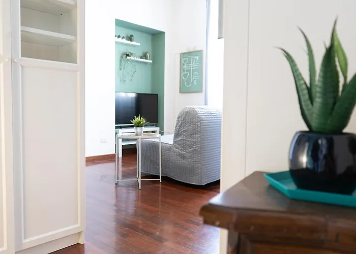 Me43 • Luxury • Chic * Milano