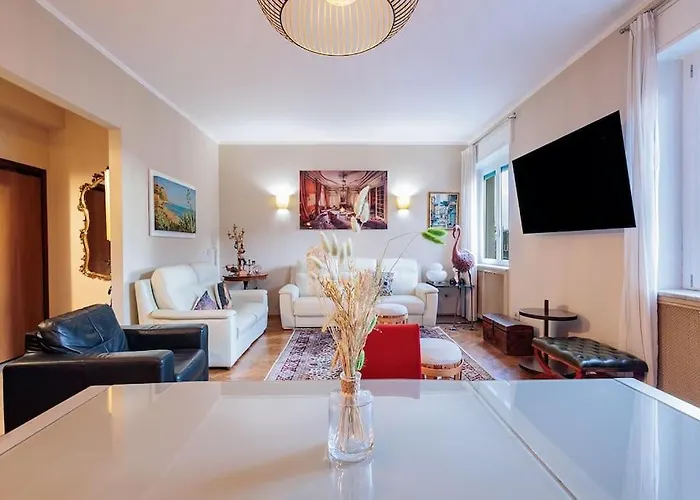 Stylish And Perfect Place For Families And Friends Apartment