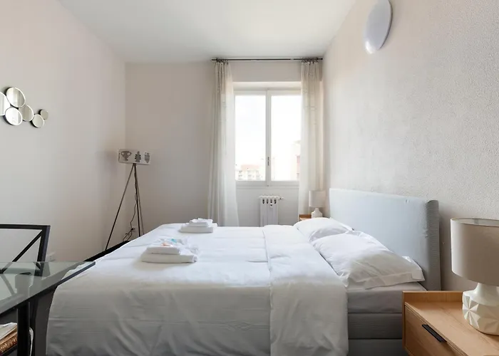 Apartamento Guesthost - Corvetto M3 - Comfy With Balcony!