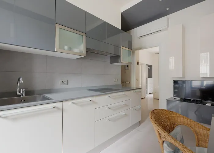 Guesthost - Bright - 650 M Far From Arco Della Pace *