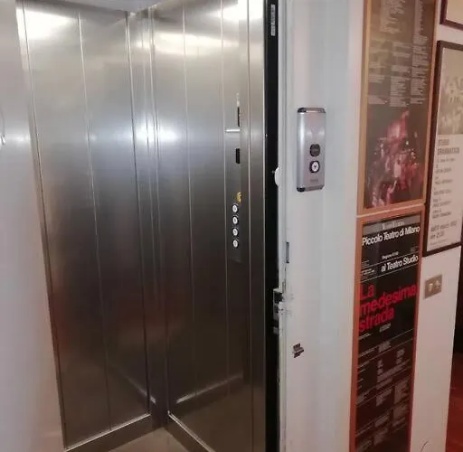 Romantico Attico Con Terrazzo In Centro דירה מילאנו