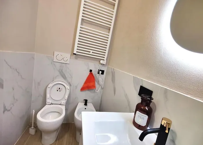 Casa Cloclo: Design & Vintage Above Subway 米兰