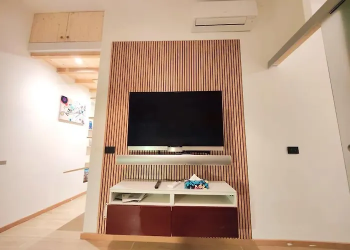 Casa Mamo: Design & Vintage Above Subway Apartment *