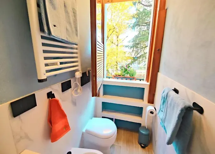 Apartment Casa Mamo: Design & Vintage Above Subway *