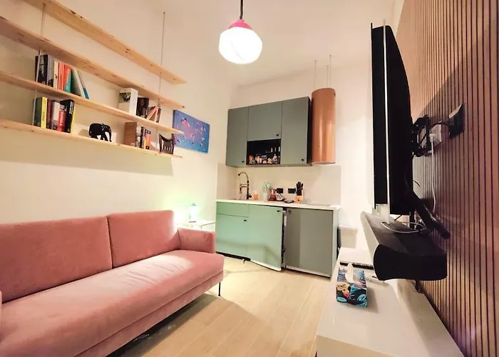 Apartment Casa Mamo: Design & Vintage Above Subway Milan