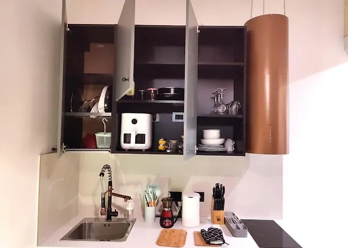 Casa Mamo: Design & Vintage Above Subway Milan