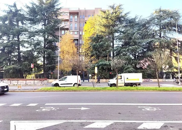 Casa Mamo: Design & Vintage Above Subway *