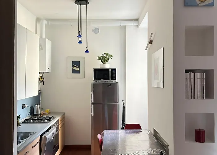 In Palazzo Storico * Milan