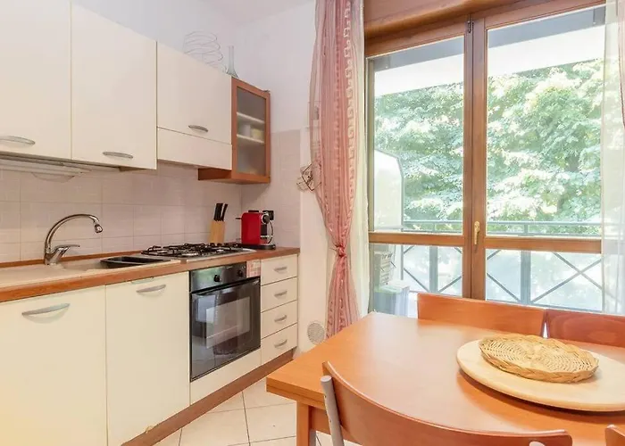 Elegante A 500 Mt Da M4 Con Wifi E Ac 公寓 *