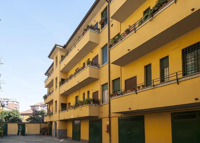 Golden House Apartment