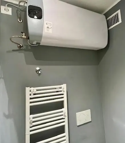 The Small White House In Milán