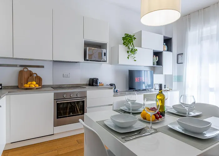 Rail24 - 9 Min Dal Duomo - Stazione Apartament *