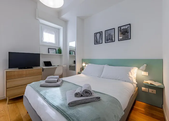 Rail24 - 9 Min Dal Duomo - Stazione Apartament *