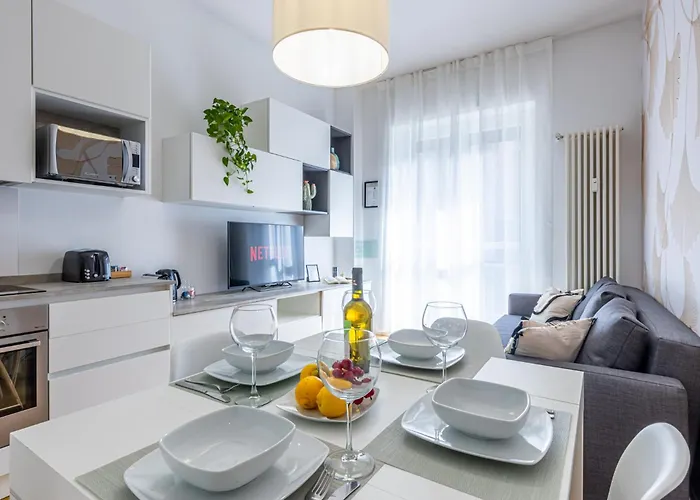 Rail24 - 9 Min Dal Duomo - Stazione Apartament