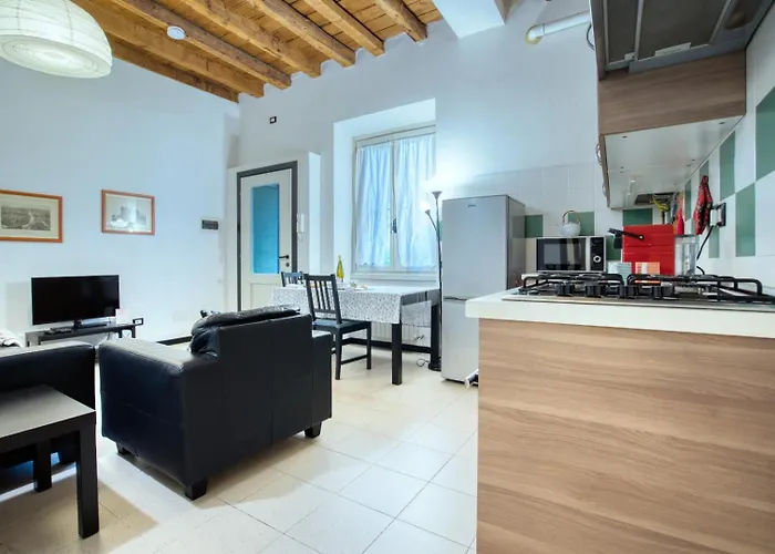 Charming Park - Center - For 5 Guests - Brand New Bathroom 아파트 밀라노