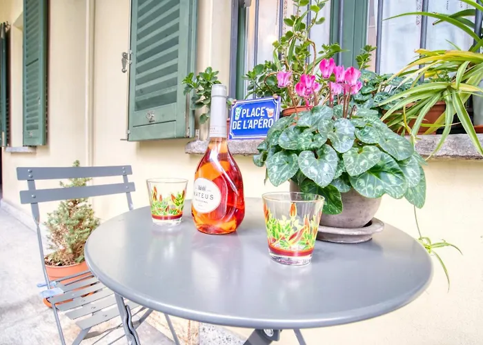 Charming Park - Center - For 5 Guests - Brand New Bathroom