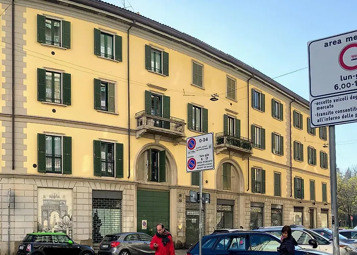 Charming Park - Center - For 5 Guests - Brand New Bathroom * 밀라노