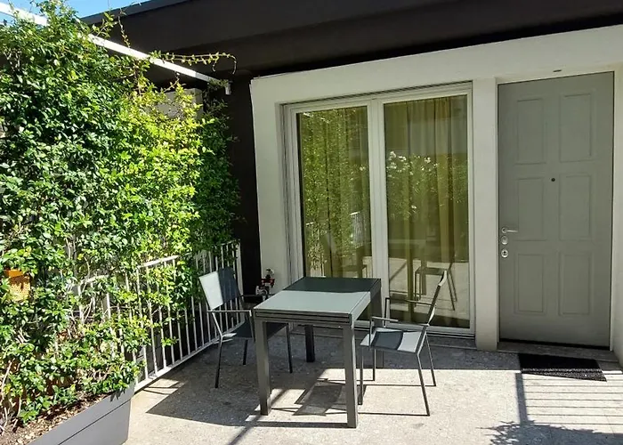 Moderno Tra Stazione E Loreto * 米兰