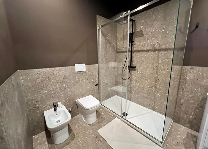 New Amazing Mono Located In Moscova District From Moscova Group 밀라노