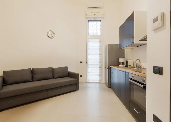 公寓 Guesthost - Cozy Corner With Balcony And Private Garage!